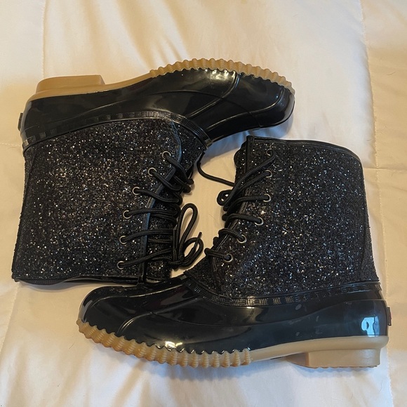 sugar duck boots